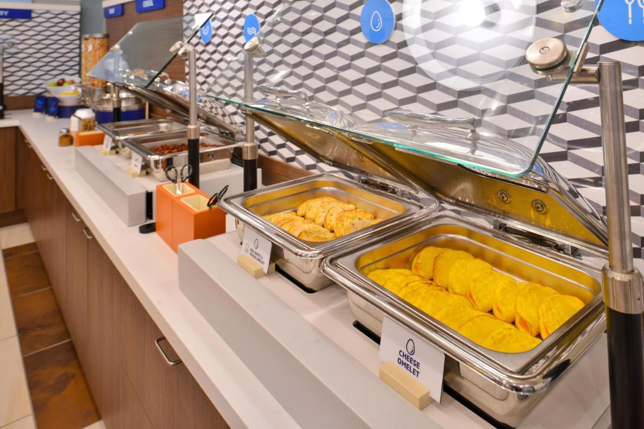 Holiday Inn Express Hotel & Suites פורט שארלוט מראה חיצוני תמונה