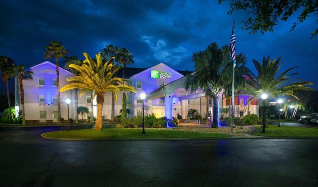 Holiday Inn Express Hotel & Suites פורט שארלוט מראה חיצוני תמונה