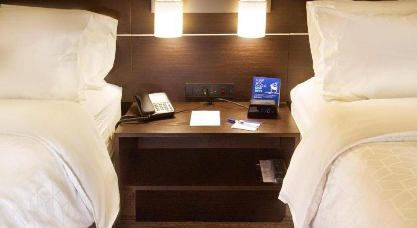 Holiday Inn Express Hotel & Suites פורט שארלוט מראה חיצוני תמונה