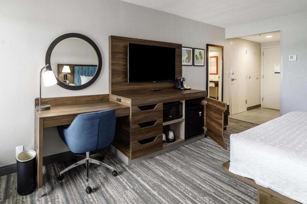 Holiday Inn Express Hotel & Suites פורט שארלוט מראה חיצוני תמונה