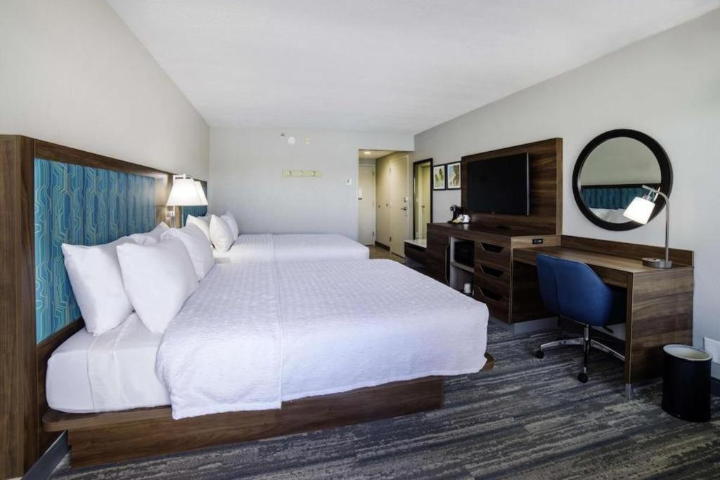 Holiday Inn Express Hotel & Suites פורט שארלוט מראה חיצוני תמונה