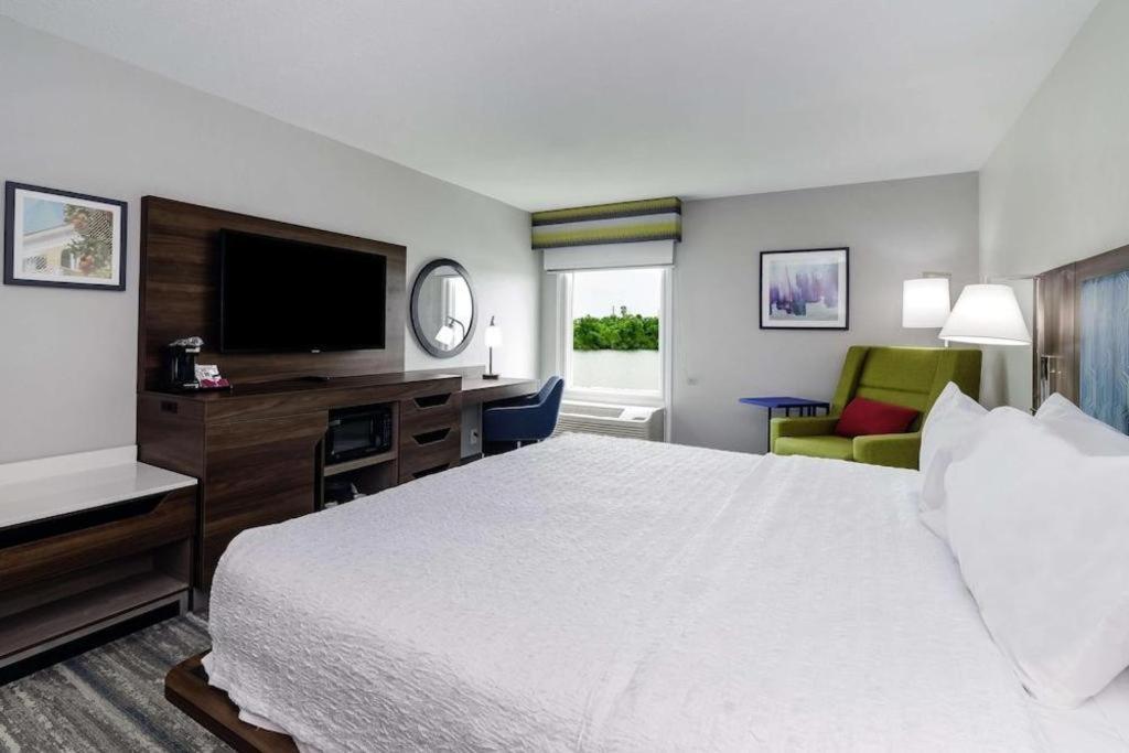 Holiday Inn Express Hotel & Suites פורט שארלוט מראה חיצוני תמונה