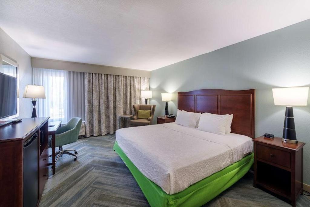 Holiday Inn Express Hotel & Suites פורט שארלוט מראה חיצוני תמונה