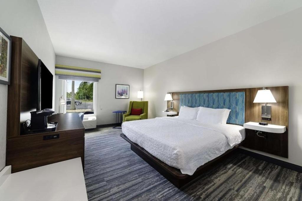 Holiday Inn Express Hotel & Suites פורט שארלוט מראה חיצוני תמונה