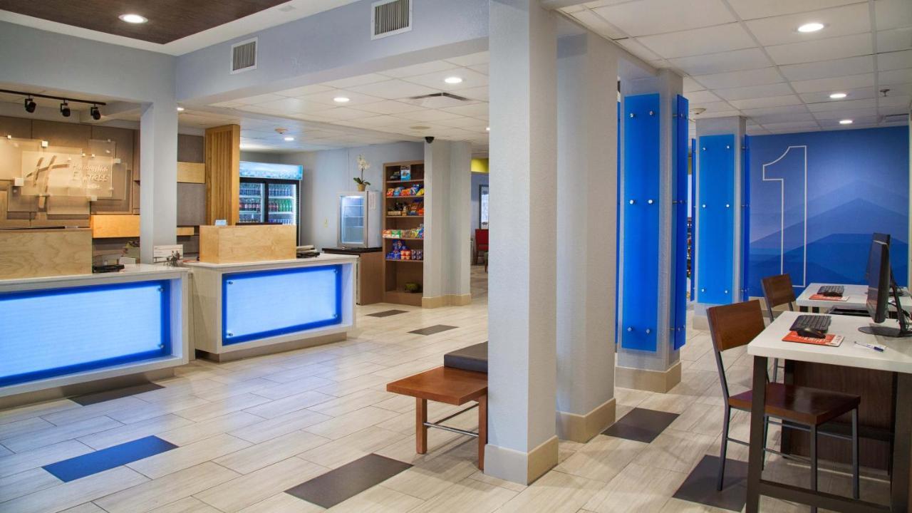 Holiday Inn Express Hotel & Suites פורט שארלוט מראה חיצוני תמונה
